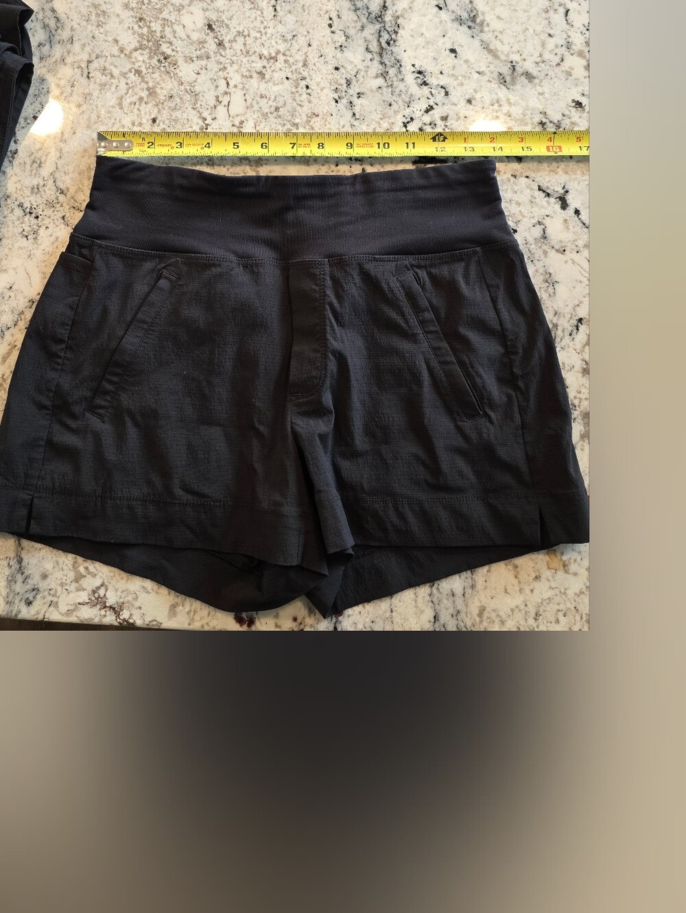 Athleta Women's Black Stretch Waist Pull-On Shorts
